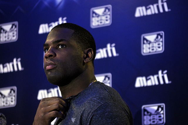 深化情报交 深化情报交