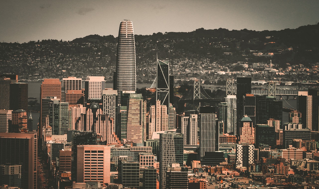 隊以其卓越 隊以其卓越